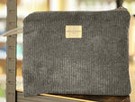 MERGAN CRAFTS - TEXTILE - Mittelgroße Beuteltasche, Tablet-Hülle — Corduroy: Grau