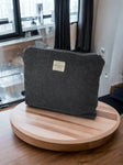 MERGAN CRAFTS - TEXTILE - Mittelgroße Beuteltasche, Tablet-Hülle — Corduroy: Grau