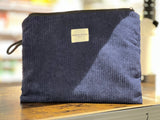 MERGAN CRAFTS - TEXTILE - Mittelgroße Beuteltasche, Tablet-Hülle — Corduroy: Grau